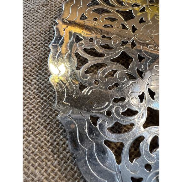 Vintage SILVERPLATE from Italy- Scalloped Edge Kitchen TRIVET - Picture 4 of 9